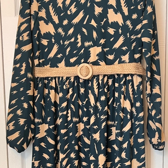 Women’s/Girls Long Green Dress - Picture 2 of 3